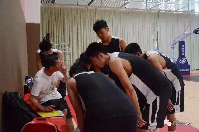 为什么大前锋在比赛中需要特别的体能训练?_0